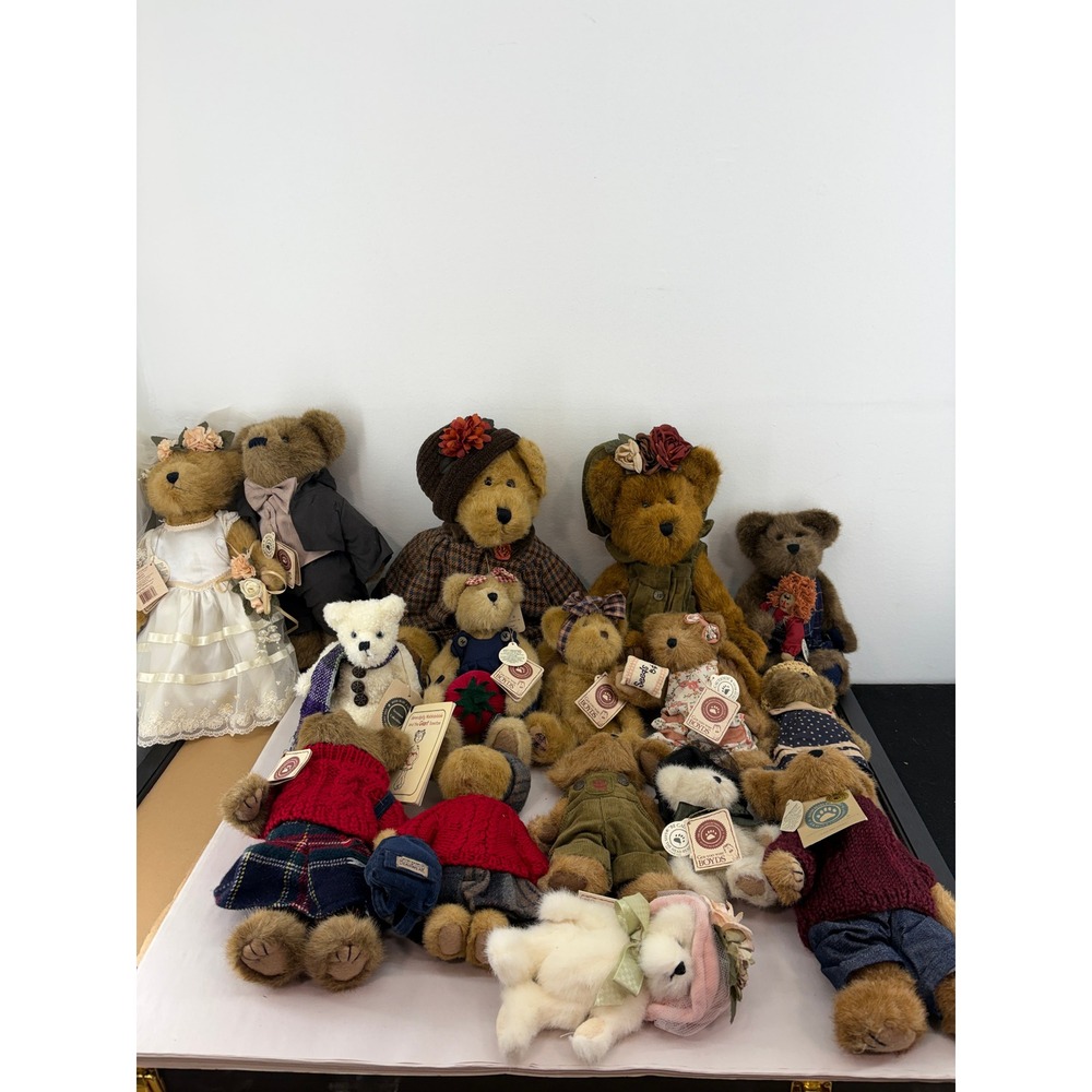 Boyds Bears Archive Vintage Lot of 16 Jointed Plush Teddy Bears Outfits Tags